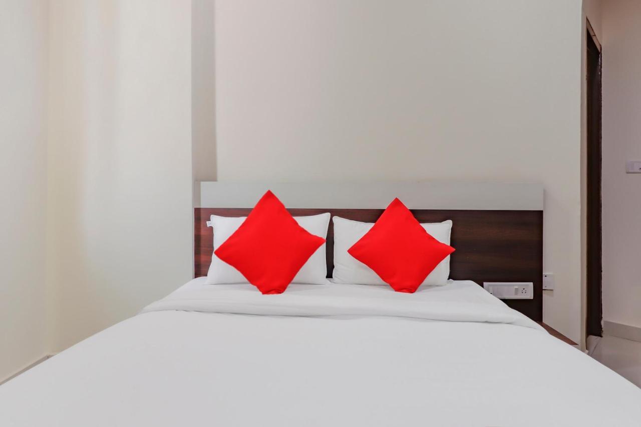 Oyo Flagship 80044 Royal Wood Deluxe Bangalore Exteriör bild