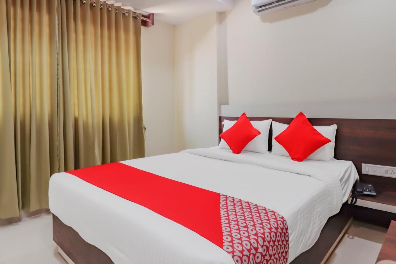 Oyo Flagship 80044 Royal Wood Deluxe Bangalore Exteriör bild