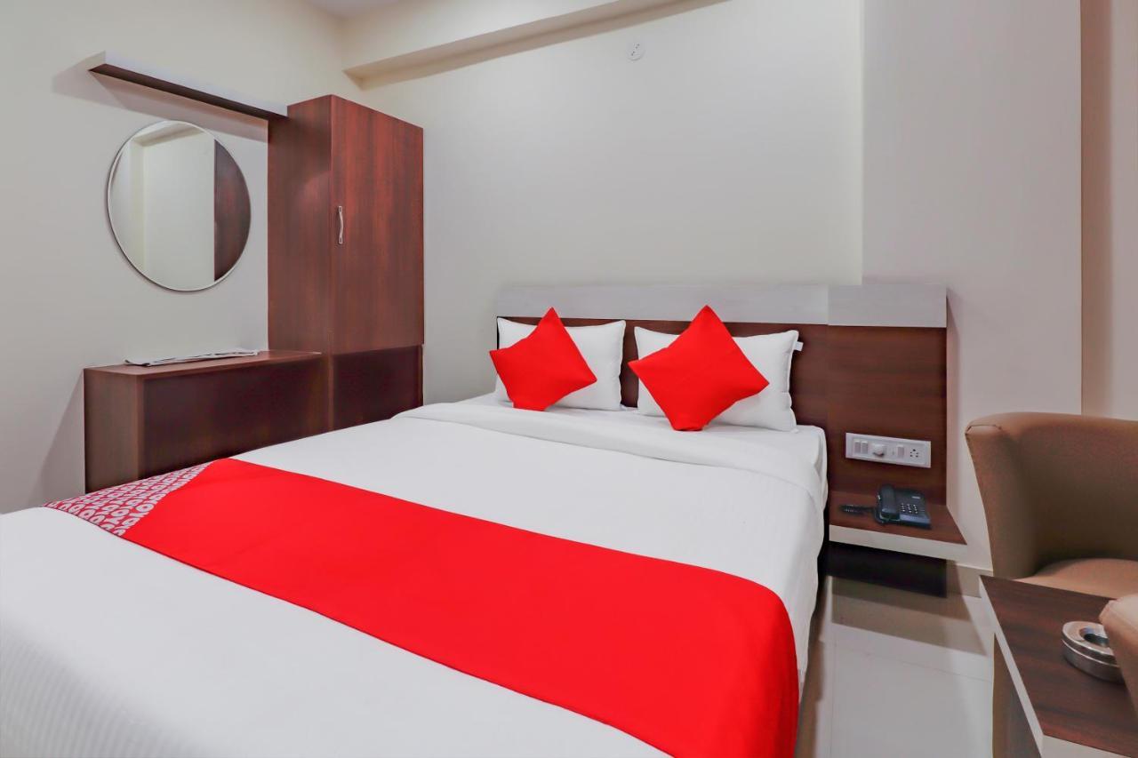 Oyo Flagship 80044 Royal Wood Deluxe Bangalore Exteriör bild